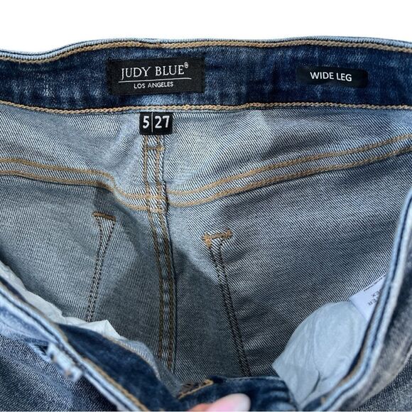 Judy Blue Medium Wash Distressed Wide Leg Crop Size 5/27 - Picture 4 of 8